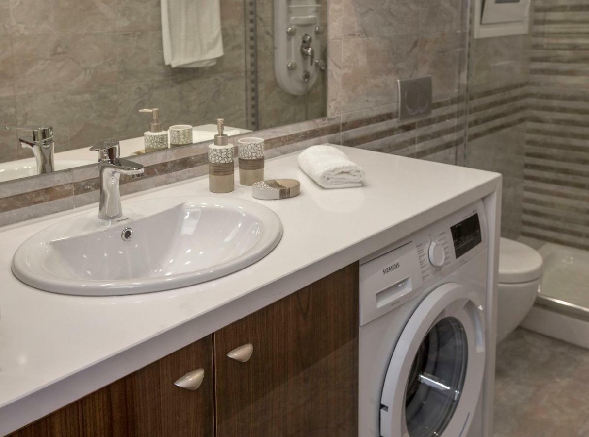 Spacious & Convenient Place Near Acropolis Museum By Ghh أثينا المظهر الخارجي الصورة